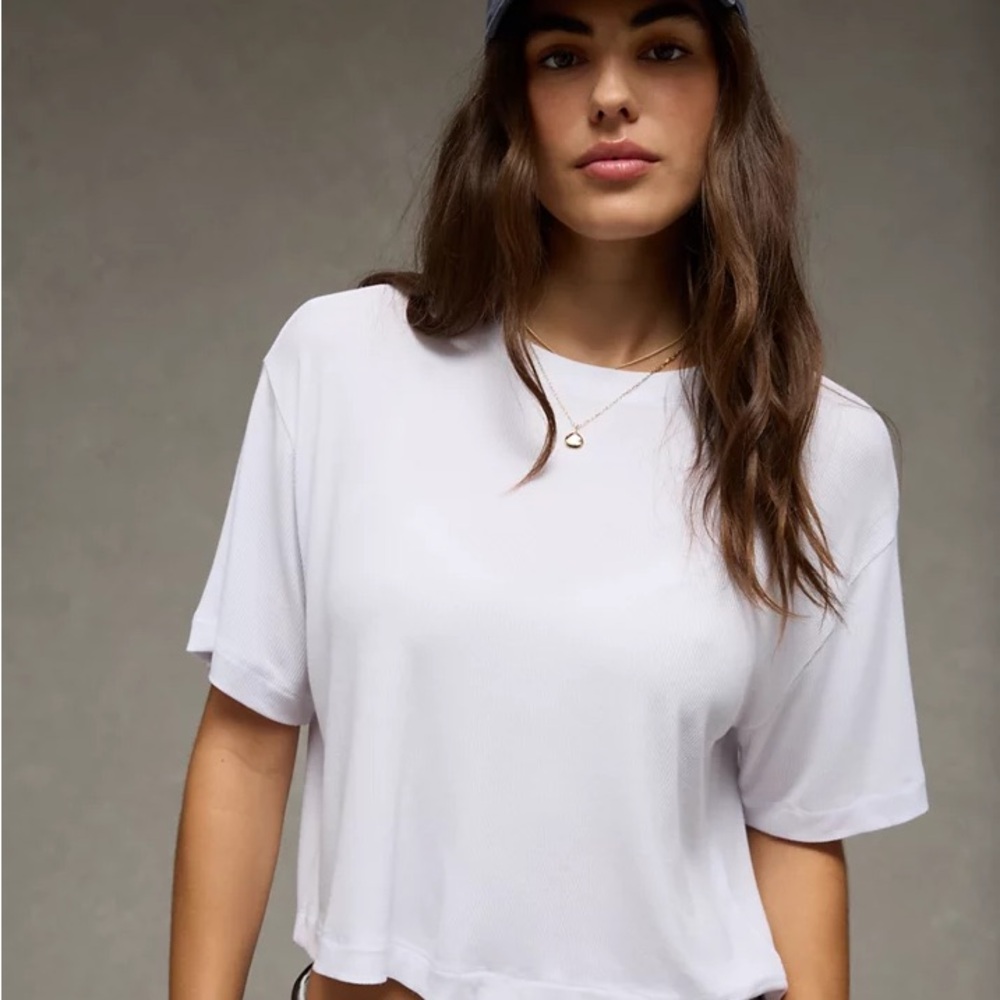 American Eagle Outfitters Soft & Sexy Cropped White Short Sleeve Tee - Picture 3 of 10
